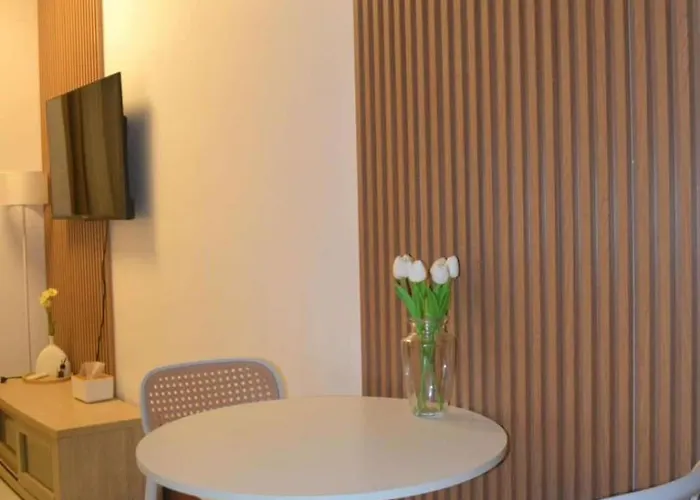 525 Shore 3 Residences Tower 1 *